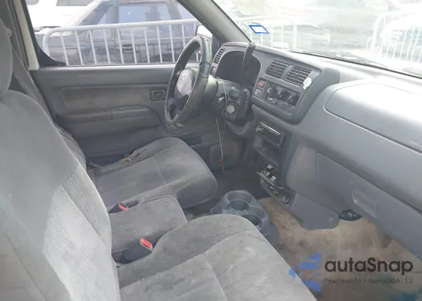 2000 Nissan Frontier Xe z USA, uszkodzony, nr VIN 1N6DD26S2YC357052